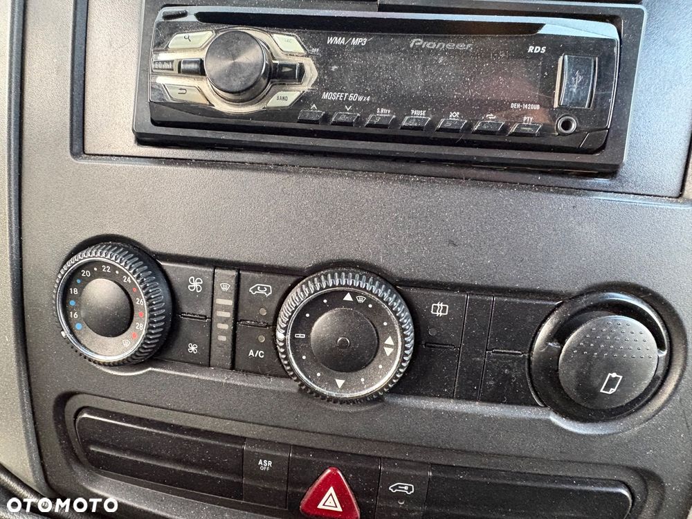 Mercedes-Benz Sprinter - 9