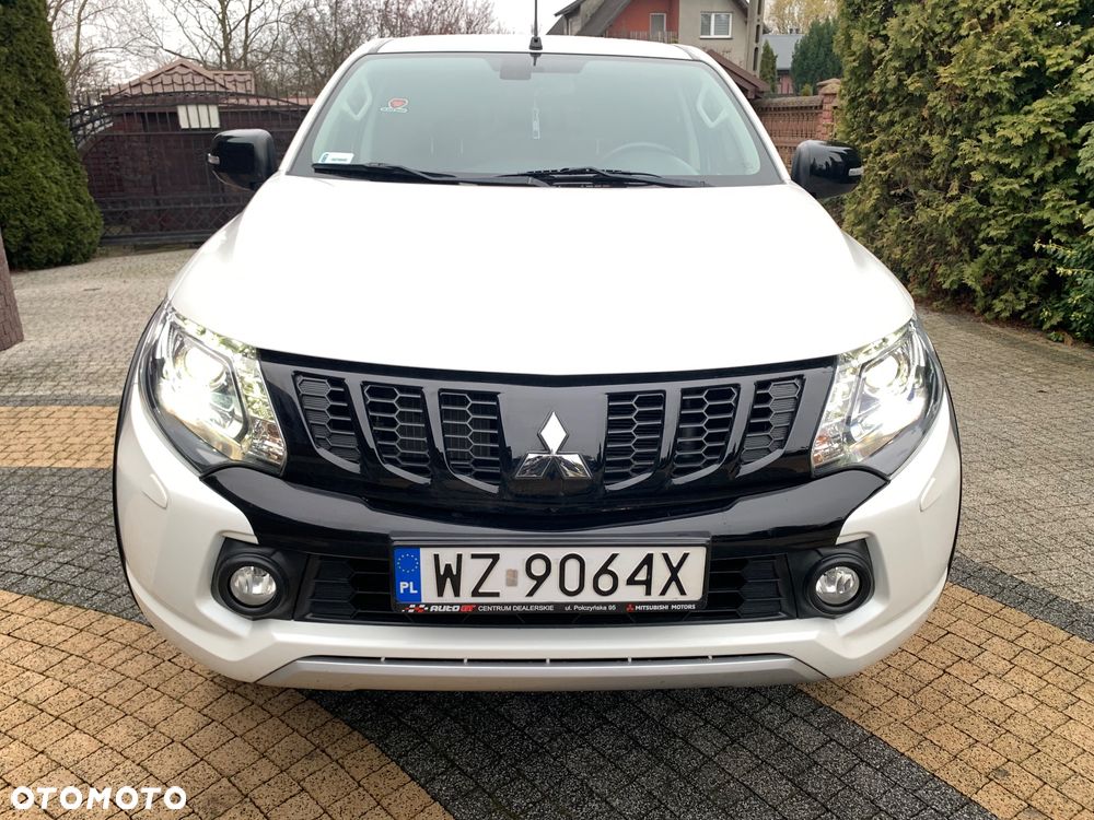 Mitsubishi L200 2.4 d DC Instyle Premiere Edition - 23