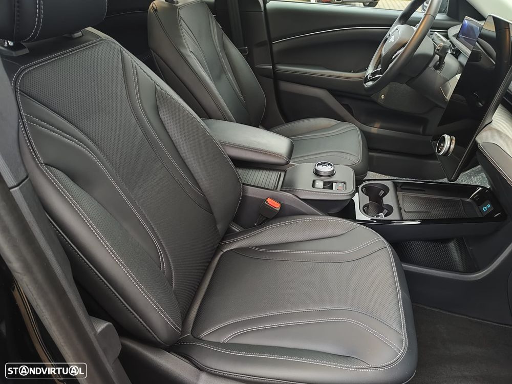 Ford Mustang Mach-E 75.7 kWh Base - 11