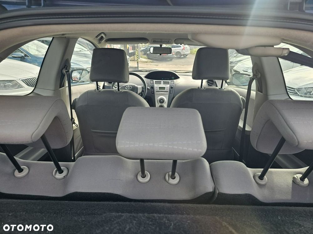 Toyota Yaris 1.3 VVT-i Luna - 23