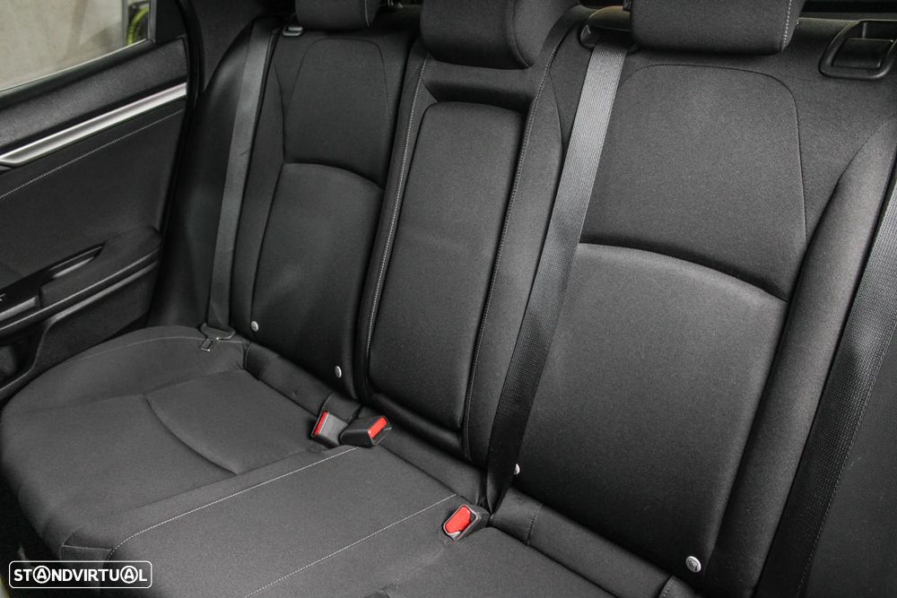 Honda Civic 1.0 i-VTEC Elegance Navi CVT - 11