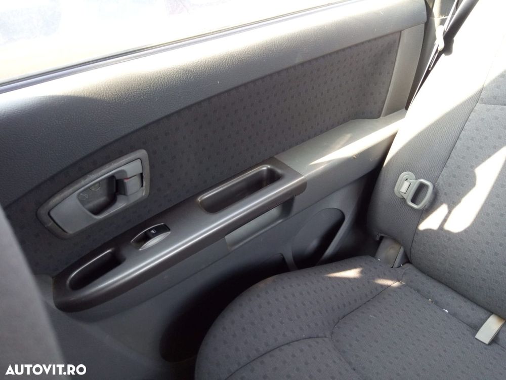 Dezmembrari  Kia CARENS 2 (FJ)  2002  > 2006 2.0 CRDi Motorina - 7
