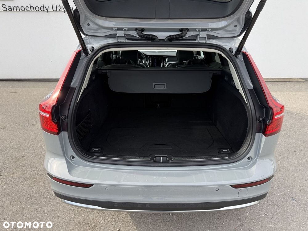 Volvo V60 Cross Country - 9