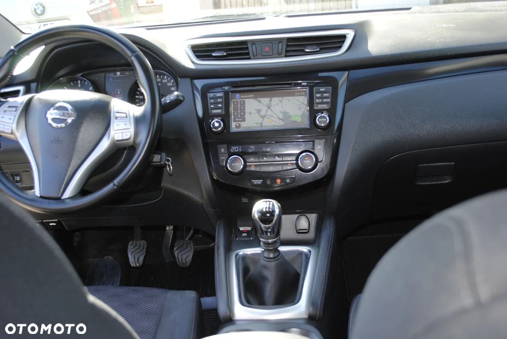 Nissan Qashqai 1.5 dCi N-Connecta - 17