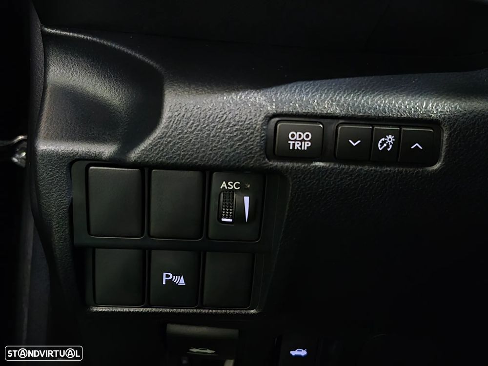 Lexus IS 300H Executive+ - 26