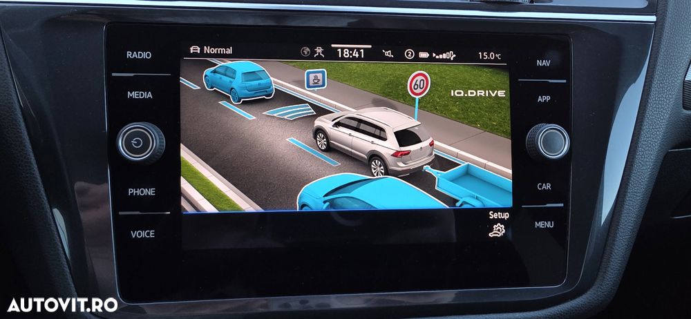 Volkswagen Tiguan 2.0 TDI SCR 4MOTION DSG R-Line - 39