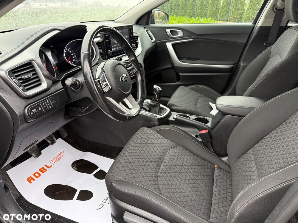 Kia XCeed - 8