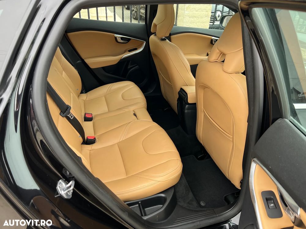 Volvo V40 D2 Inscription - 12