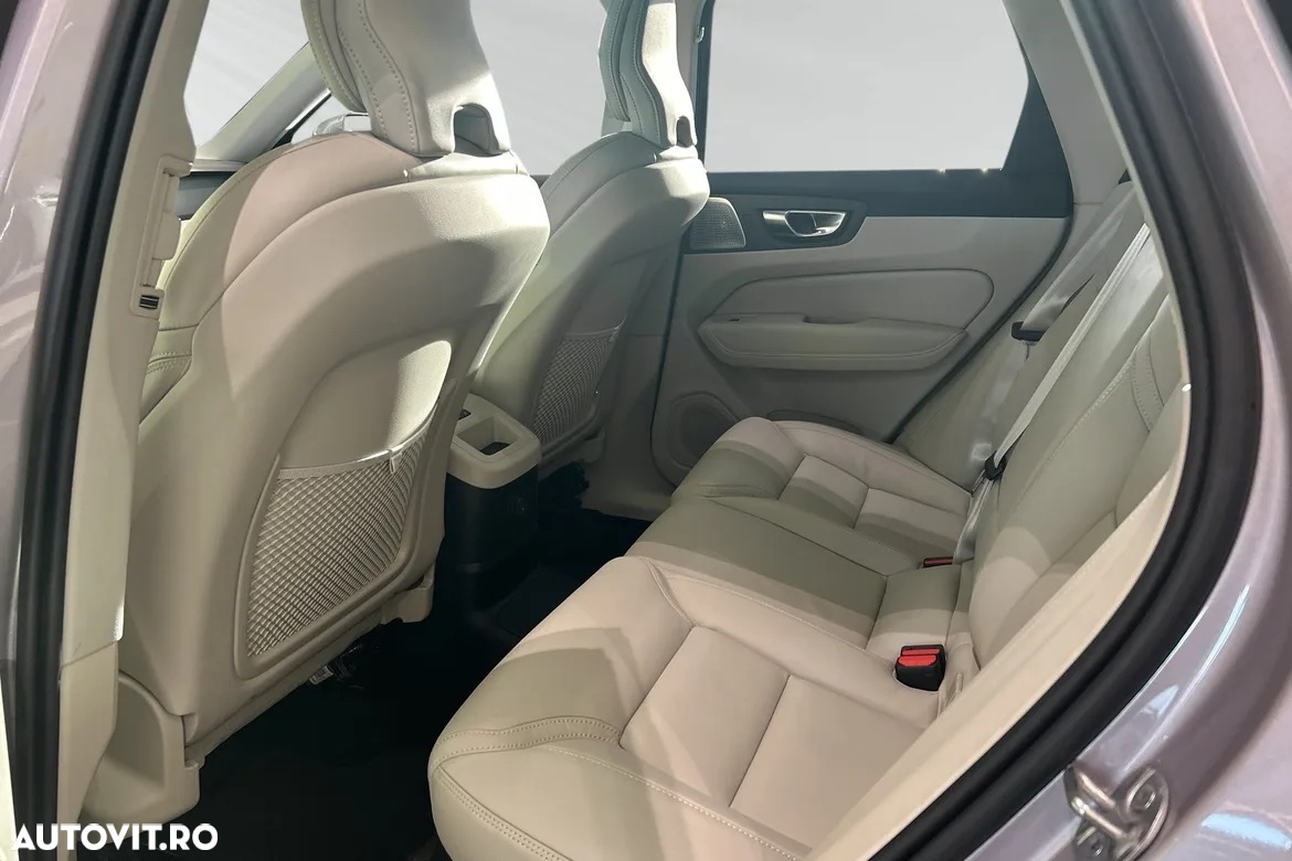 Volvo XC 60 T6 AWD AT PHEV Plus Bright - 12