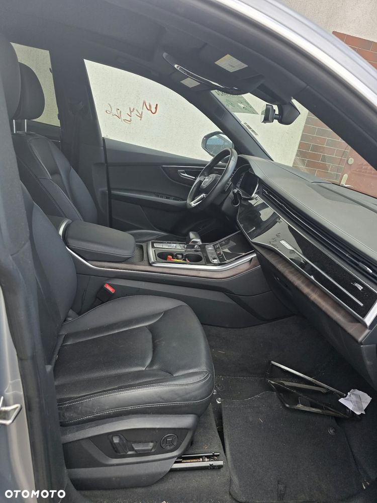 Audi Q8 - 6