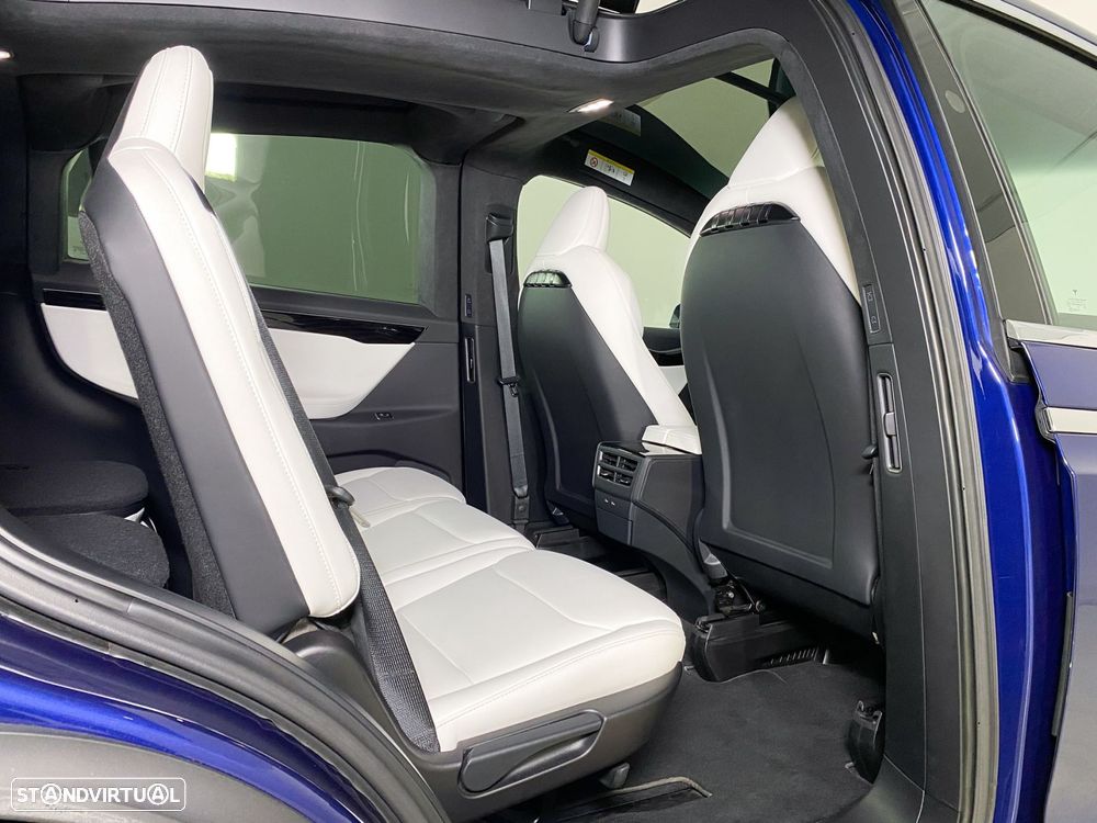 Tesla Model X 100D - 22