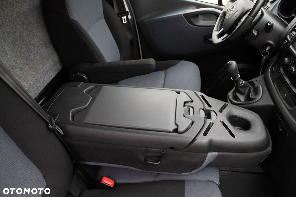Opel Vivaro - 24