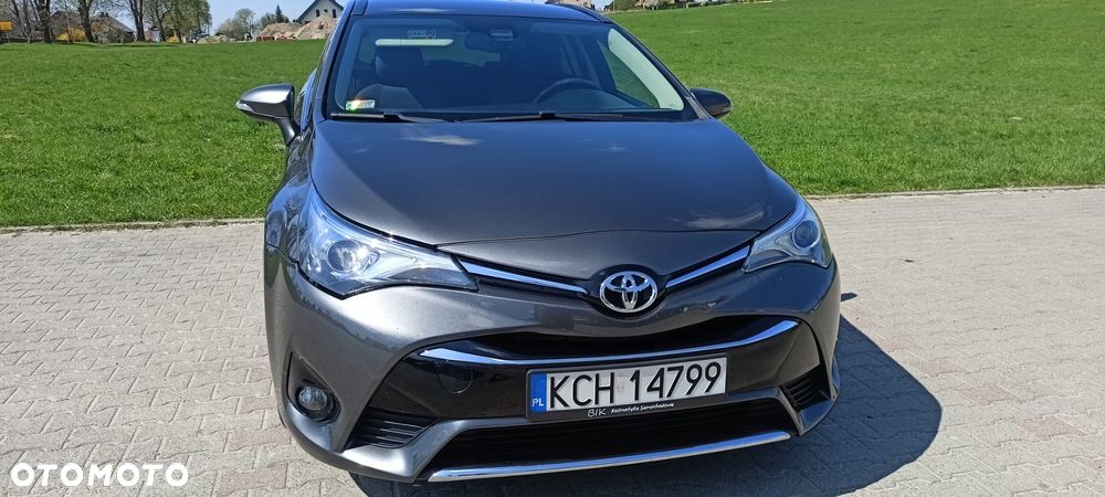 Toyota Avensis 2.0 D-4D Premium - 18