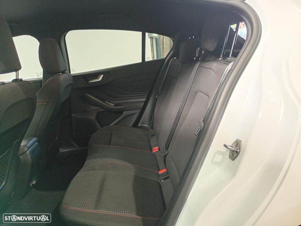 Ford Focus 1.0 EcoBoost MHEV ST-Line - 13