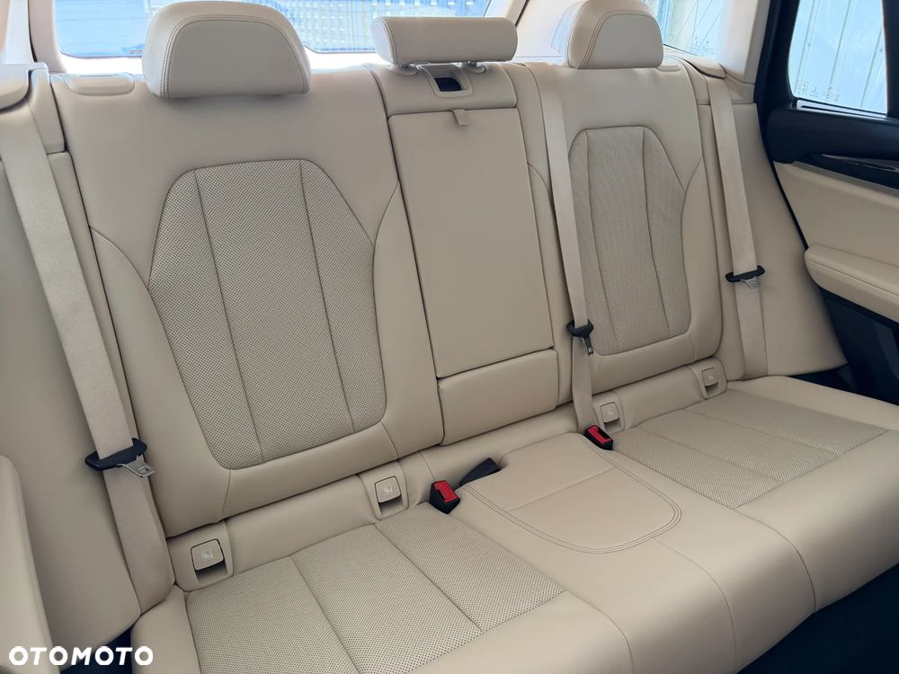 BMW X3 xDrive30e - 25