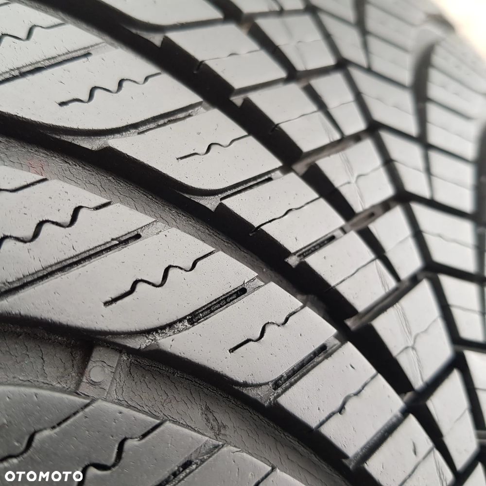2x 215/60R17 Goodyear Vector 4Seasons Data produkcji 2019 Para opon całorocznych Poznań - 2