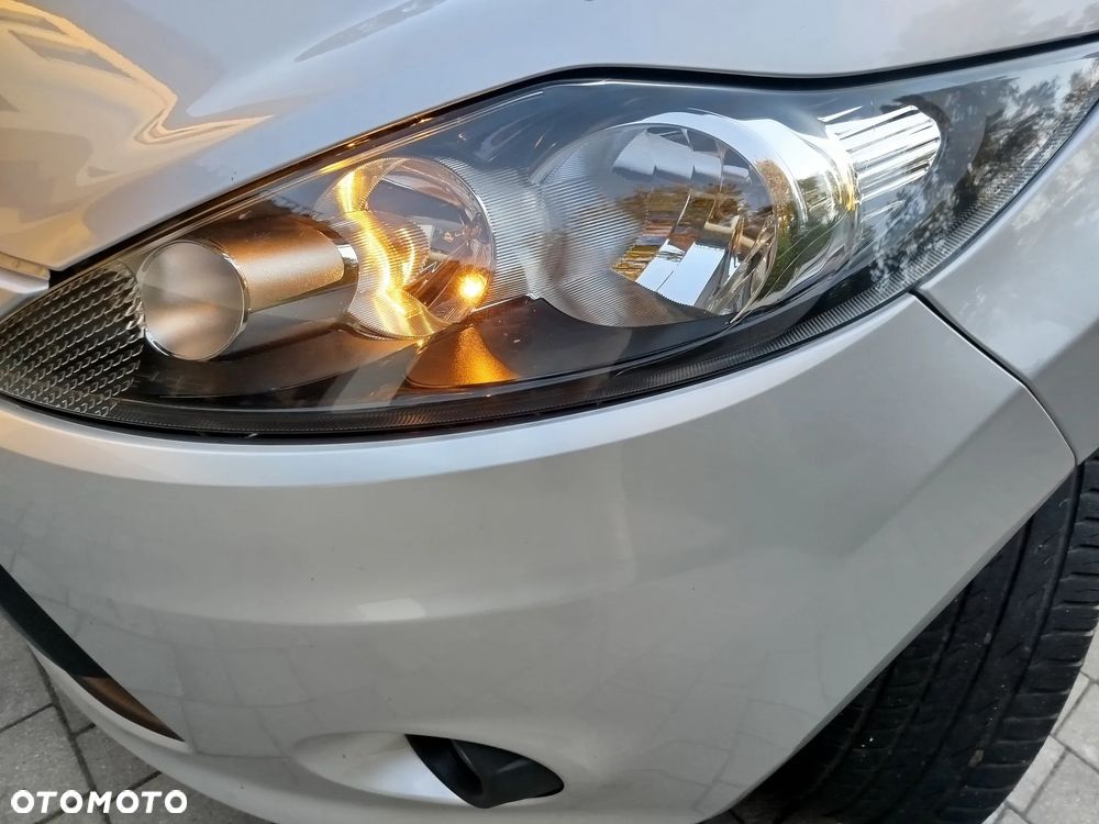 Ford Fiesta 1.25 Celebration - 8