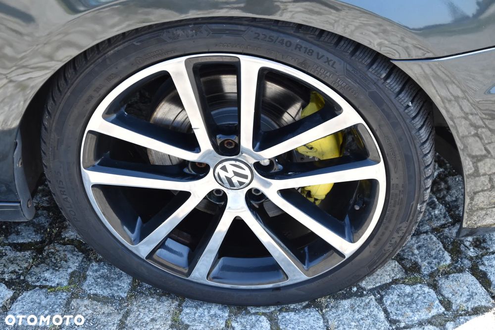 Volkswagen Golf - 31