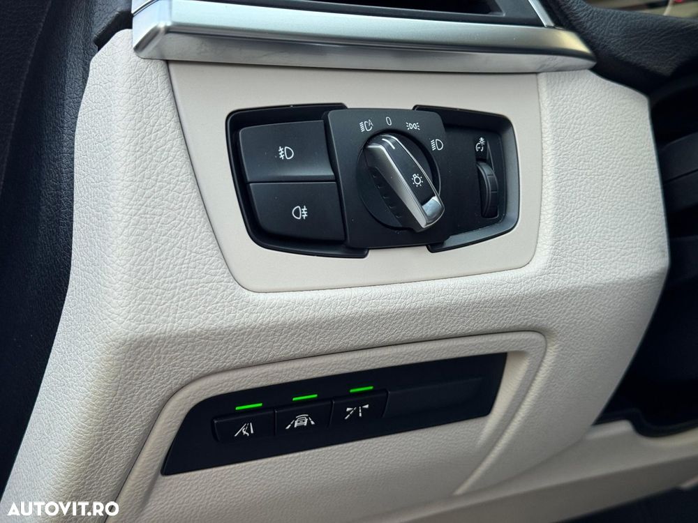 BMW Seria 3 330i GT Aut. Luxury Line - 25