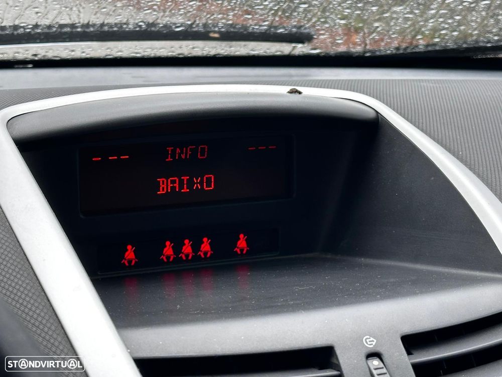 Peugeot 207 1.4 16V Active - 24