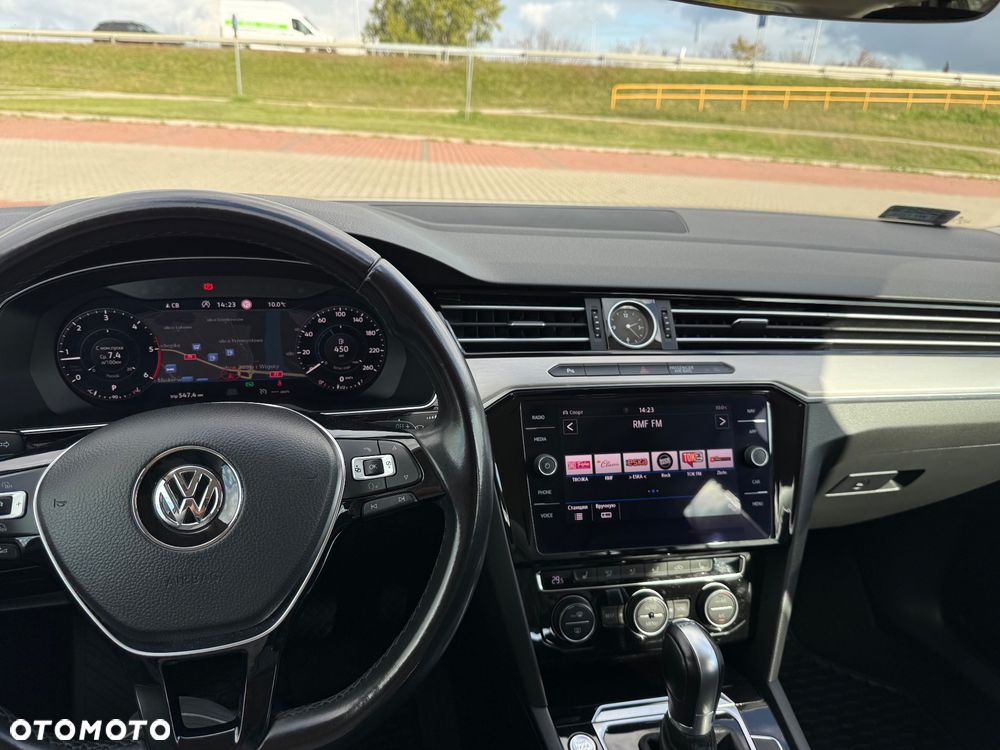 Volkswagen Passat - 14