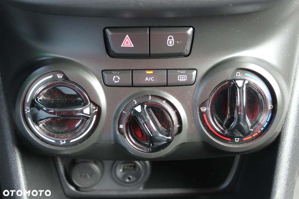 Peugeot 208 1.6 BlueHDi Allure S&S - 19