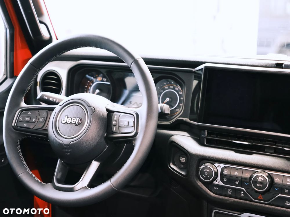 Jeep Wrangler - 33