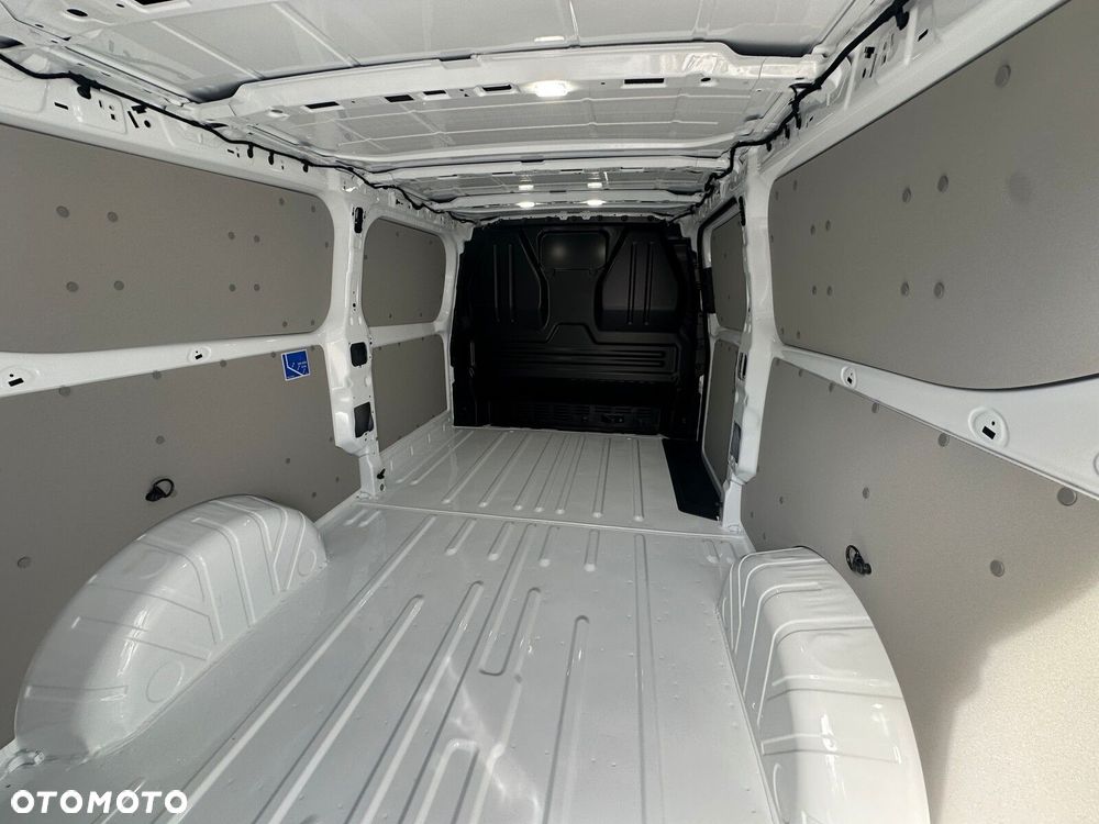Volkswagen Transporter Transporter Furgon silnik: 2,0 l TDI 150 KM / skrzynia biegów: 6-biegowa manualna rozstaw osi: 3500 mm - 21