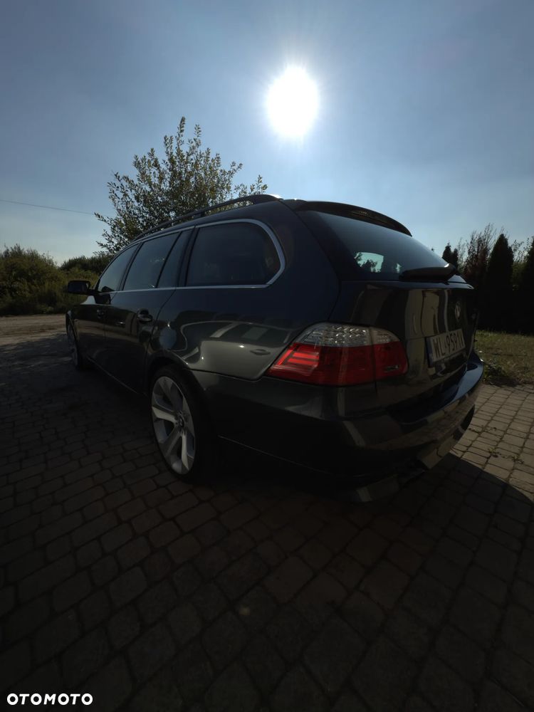 BMW Seria 5 523i - 4