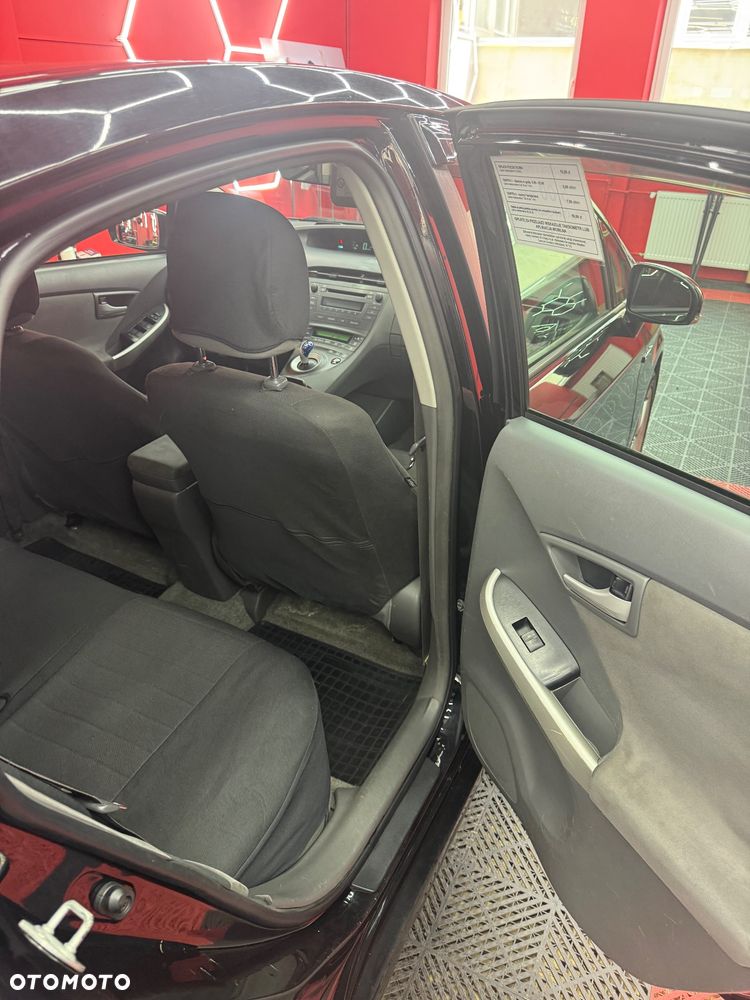Toyota Prius - 12