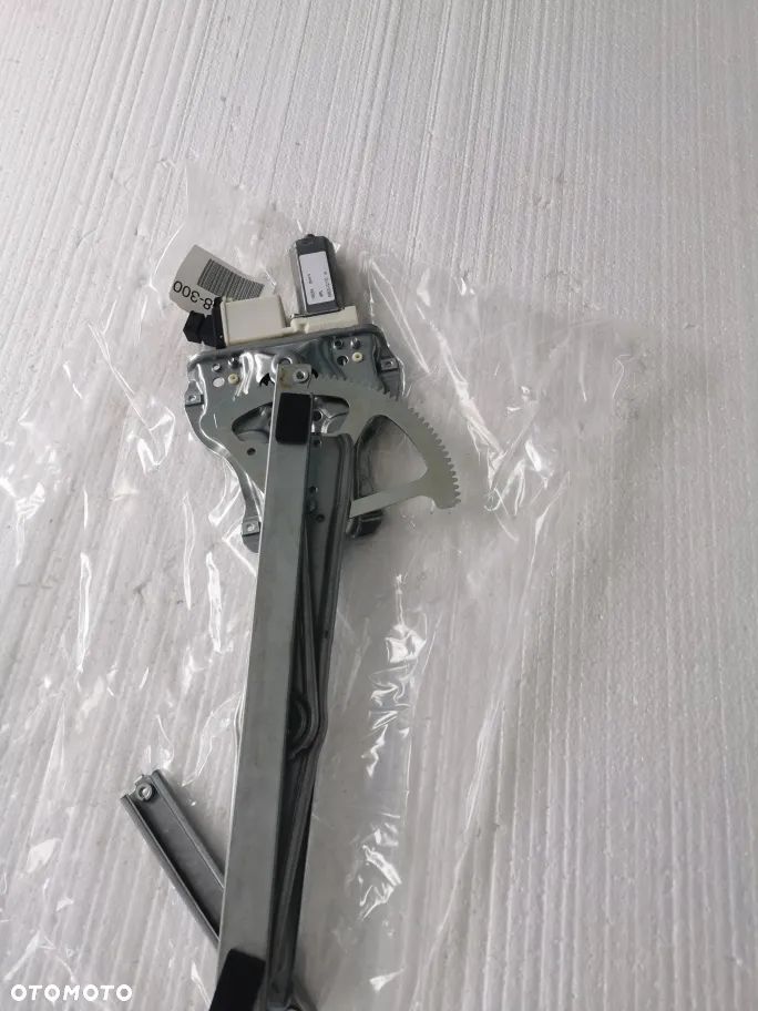 Toyota Corolla E12 podnośnik szyby 69820-02130 - 1