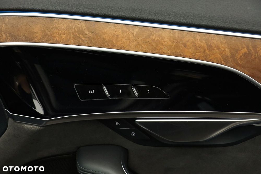 Audi A8 - 15