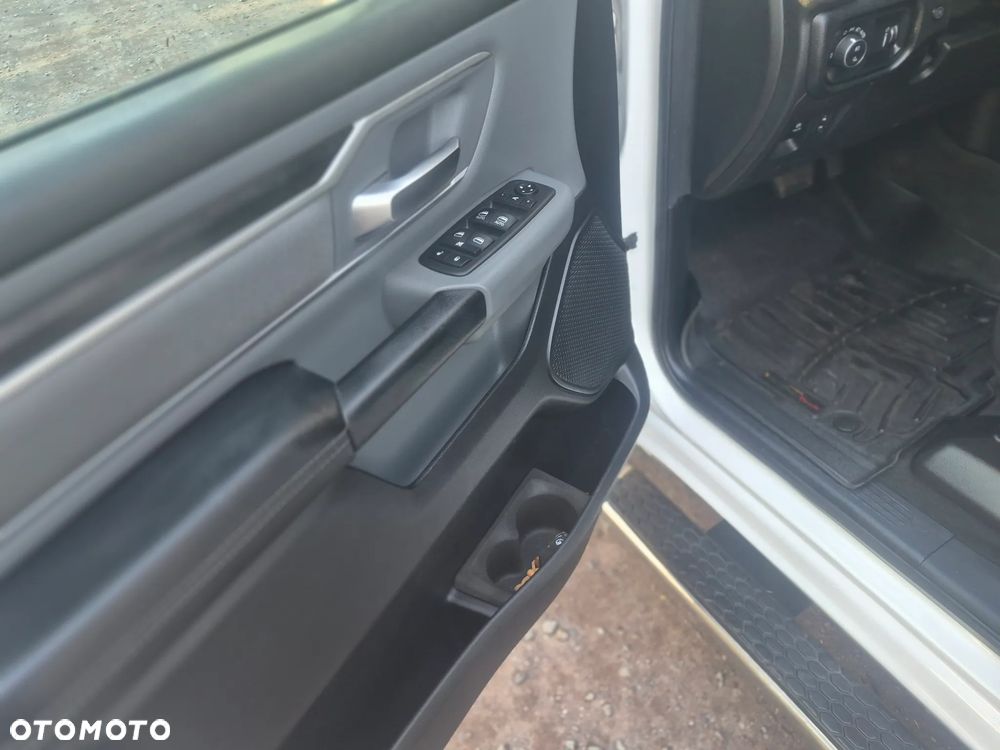 RAM 1500 - 12