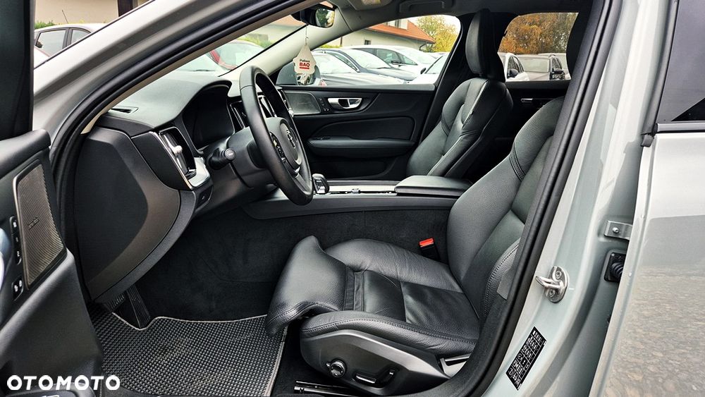 Volvo V60 B5 B AWD Plus Bright - 27