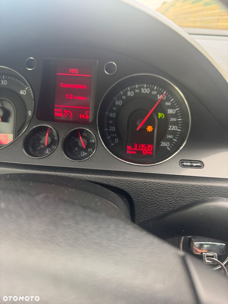 Volkswagen Passat 2.0 TDI Highline - 19