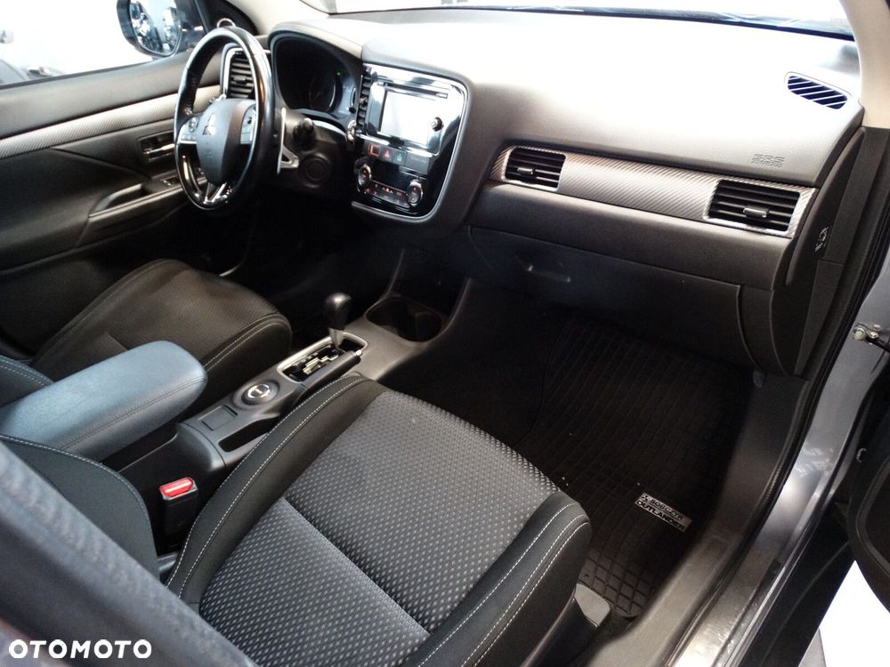 Mitsubishi Outlander - 17