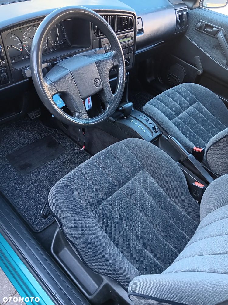 Volkswagen Passat - 4