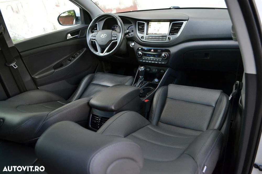 Hyundai Tucson 2.0 CRDI 4WD 6AT Premium+ - 11