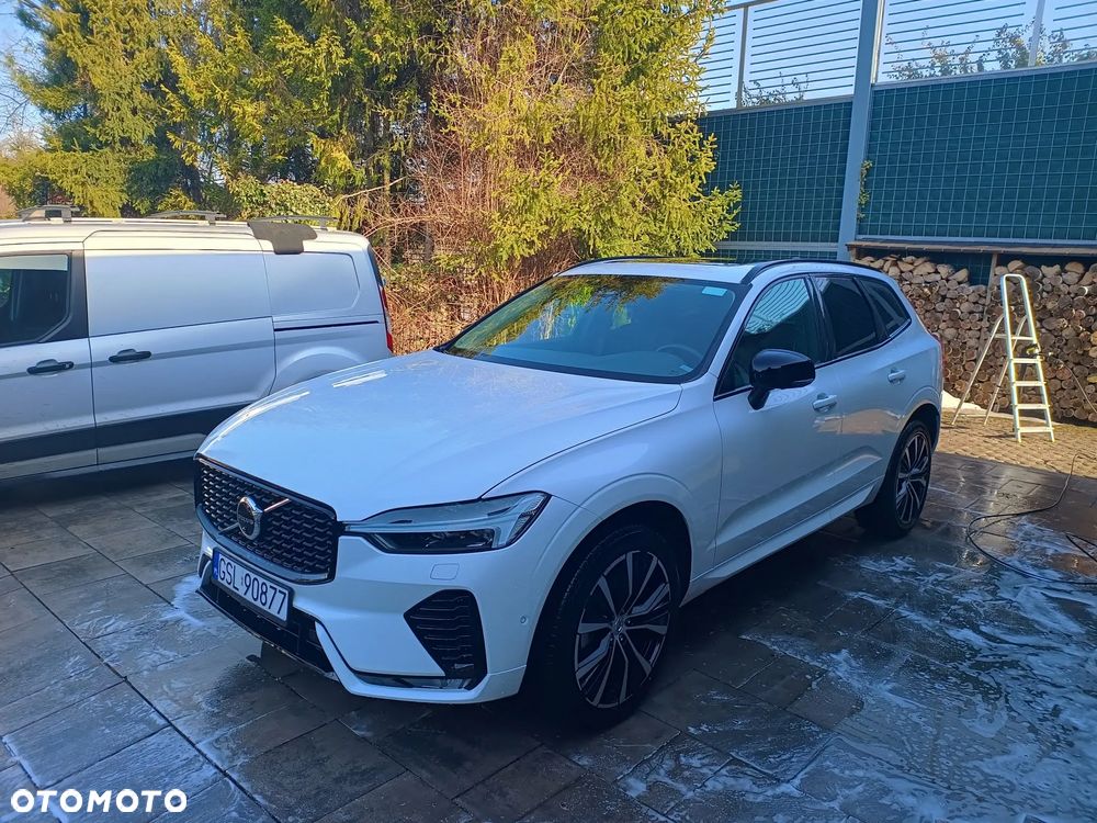 Volvo XC 60 B5 B AWD Plus Dark - 40