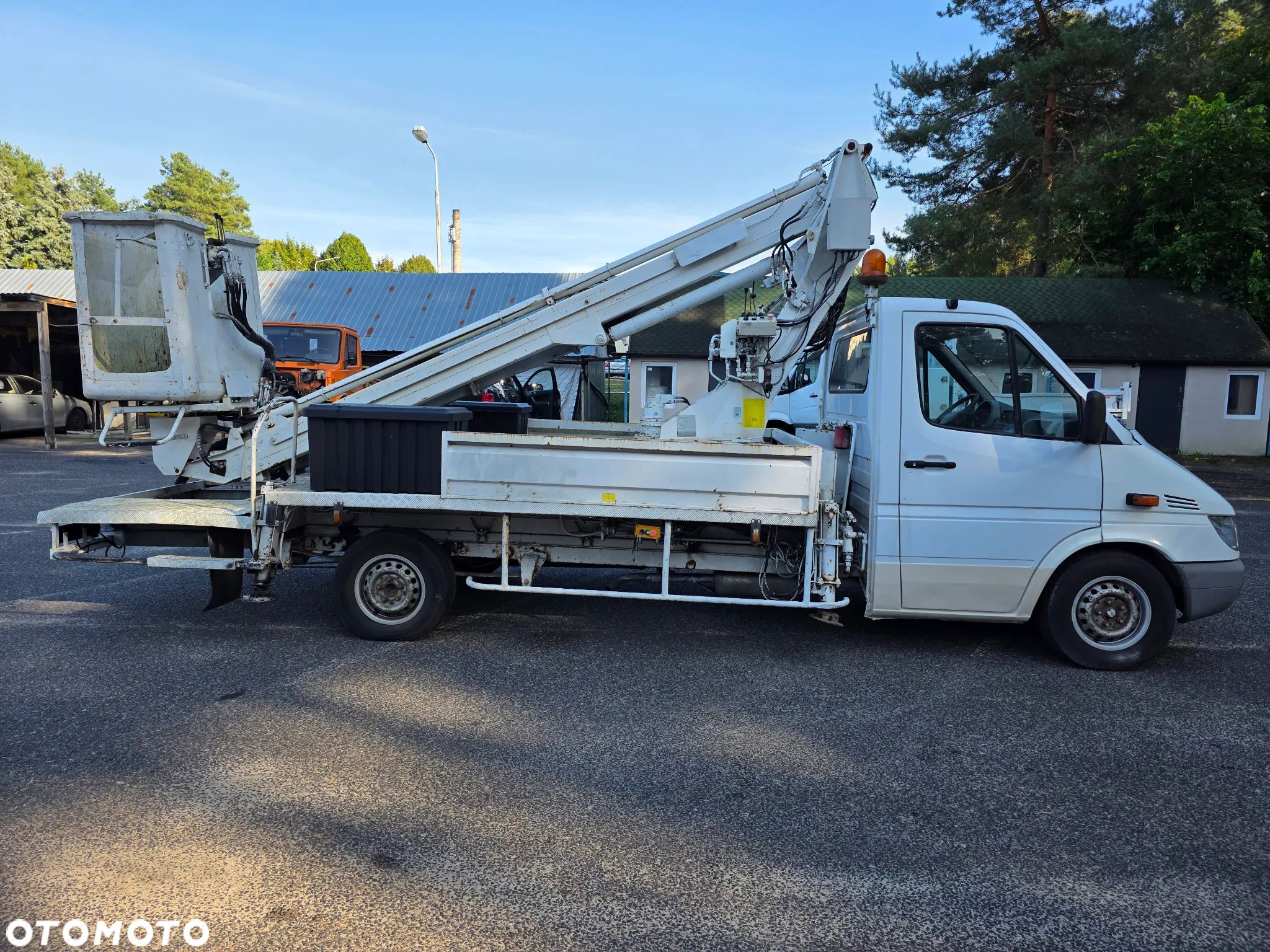 Mercedes-Benz Sprinter - 1