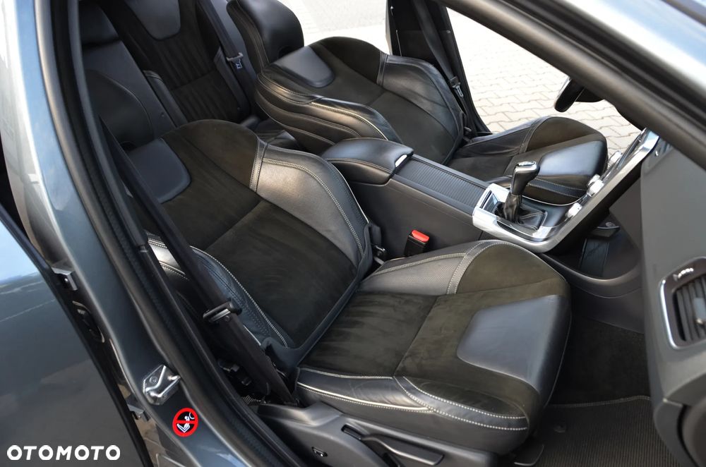 Volvo V60 D2 Drive-E R-Design Momentum - 35