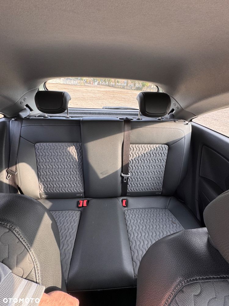 Opel Corsa 1.4 16V Cosmo - 24