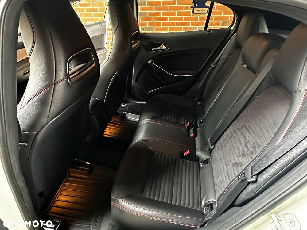 Mercedes-Benz GLA 200 (CDI) d 4-Matic - 28