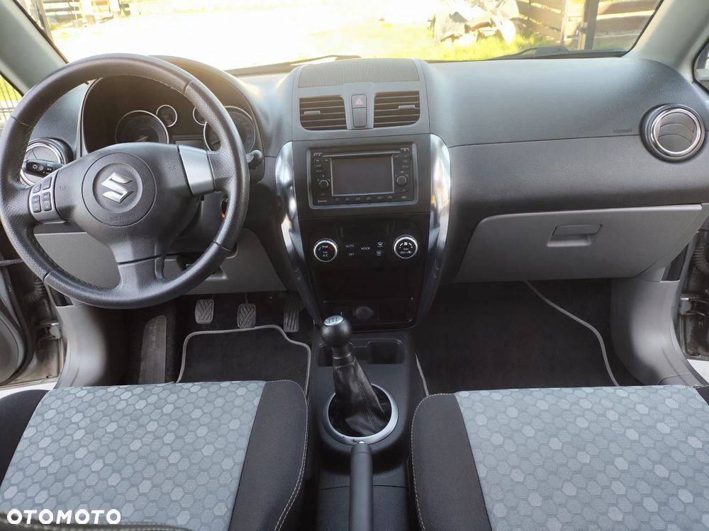 Suzuki SX4 Classic 1.6 VVT 4x4 Comfort - 13