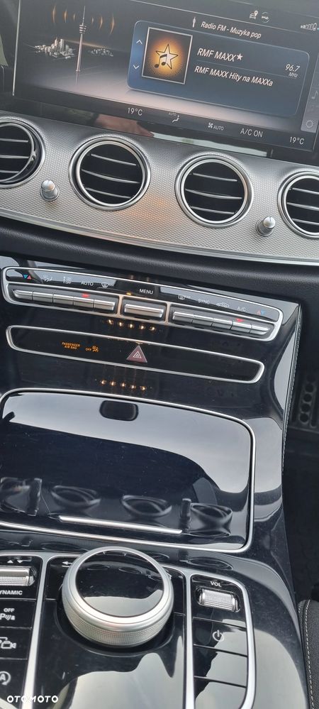 Mercedes-Benz Klasa E 220 d 4-Matic 9G-TRONIC - 6