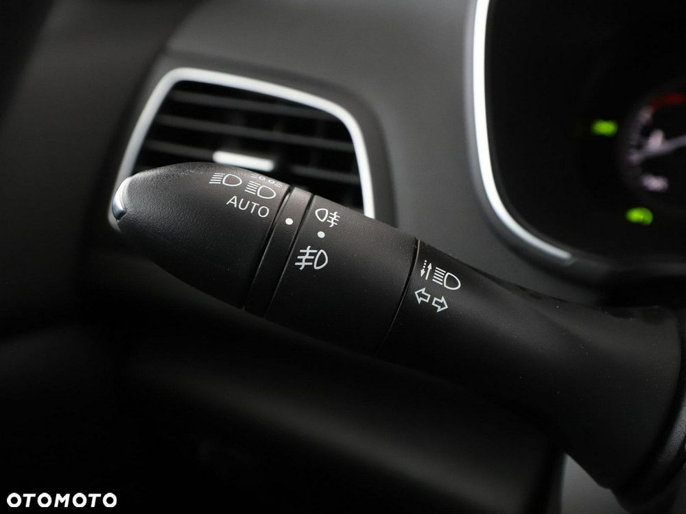 Renault Megane ENERGY TCe 100 EXPERIENCE - 32