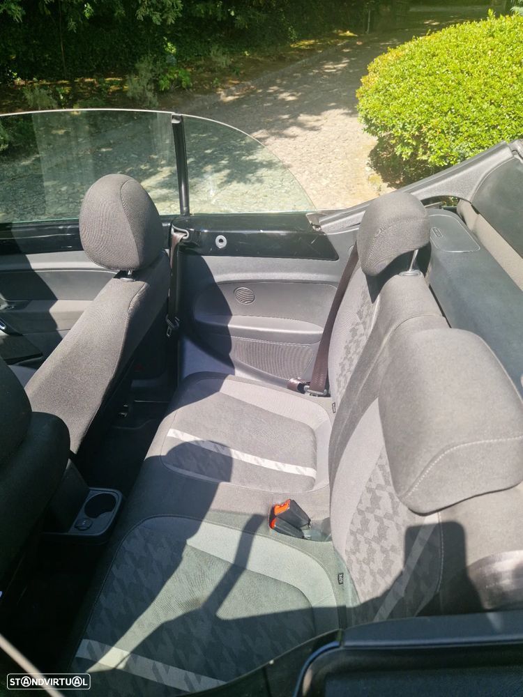 VW New Beetle Cabriolet 1.2 TSI Design DSG - 36