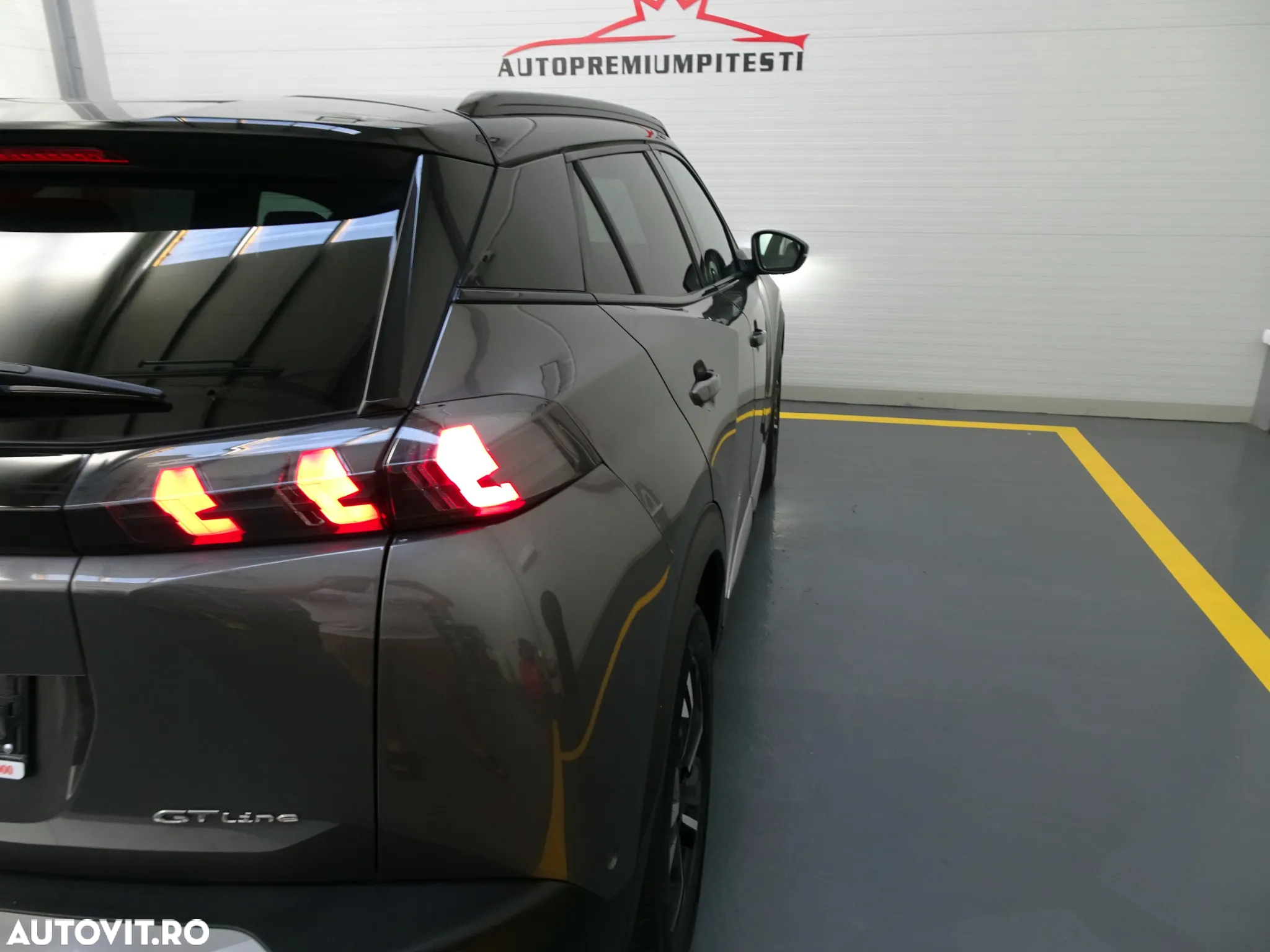 Peugeot 2008 PureTech 130 EAT8 GT - 14