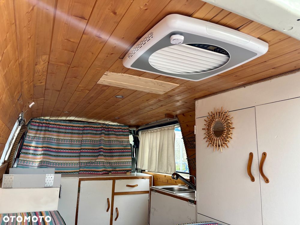 Volkswagen Transporter - 15