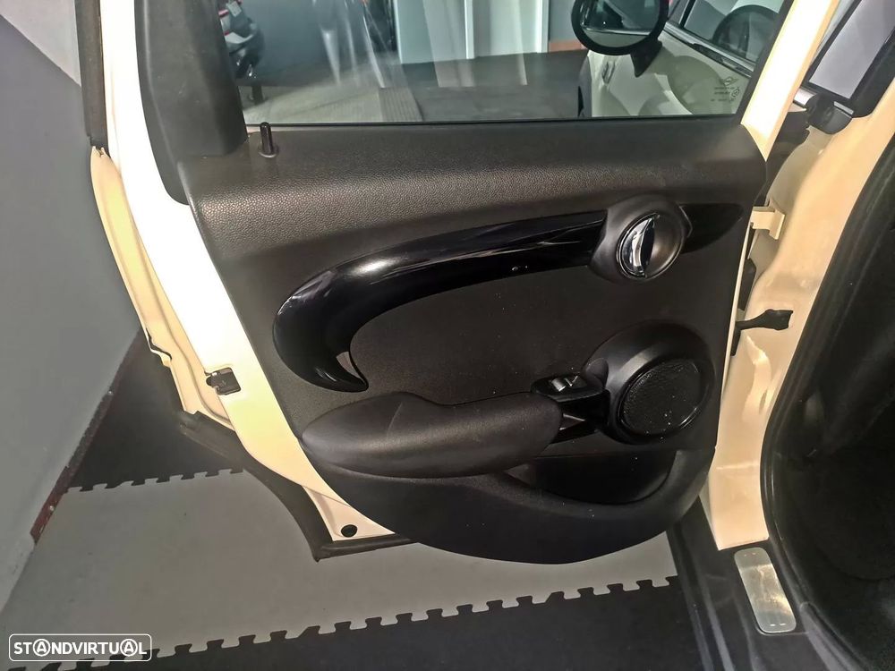 MINI 5 Portas One - 12